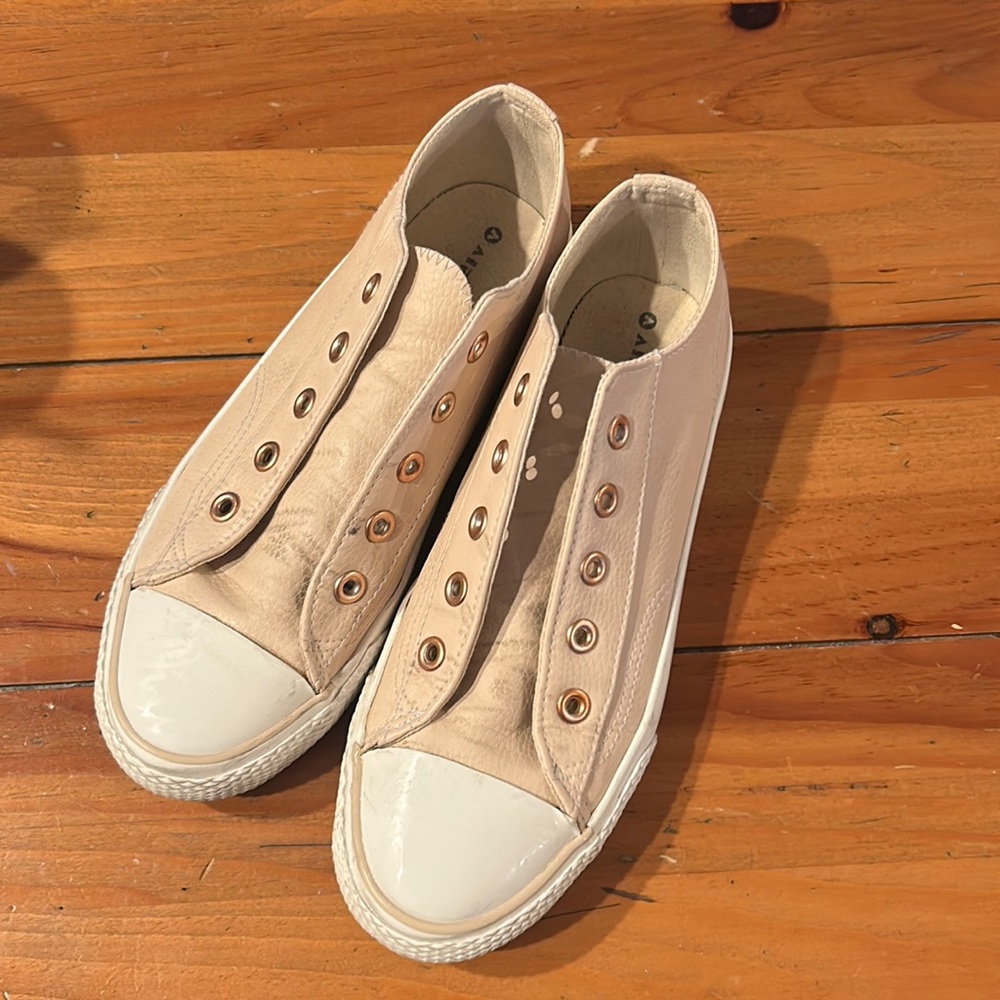 AirWalk Women’s Dusty Pink Faux Leather Sneakers Size 8.5